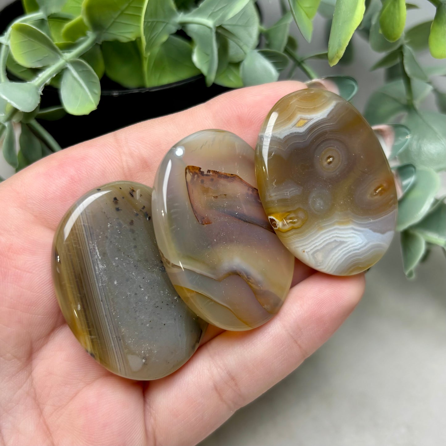 BANDED AGATE WORRYSTONE