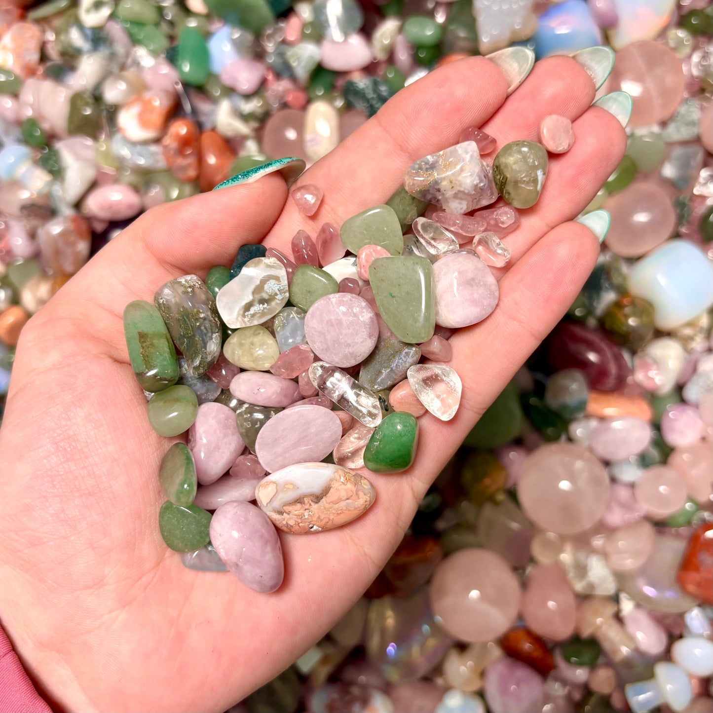 FREE CRYSTAL CONFETTI💗🦋✨