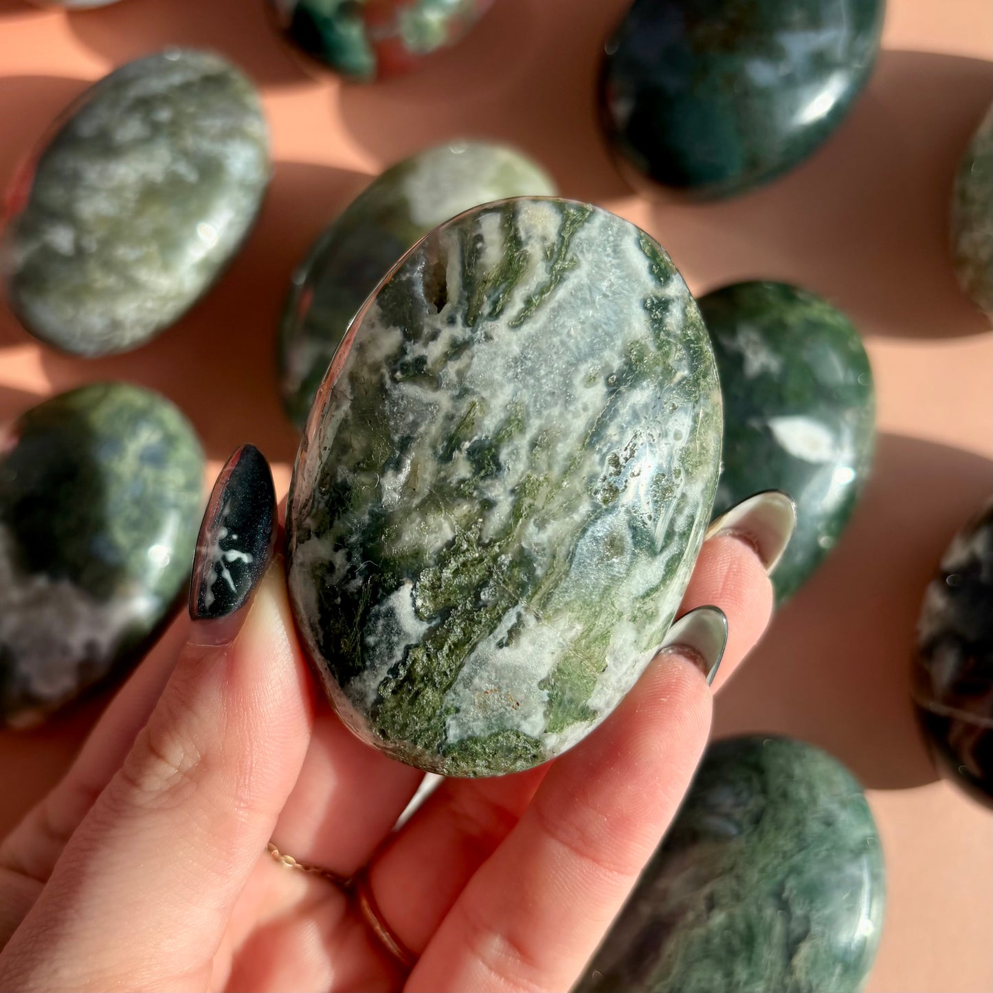 MOSS AGATE PALMSTONE