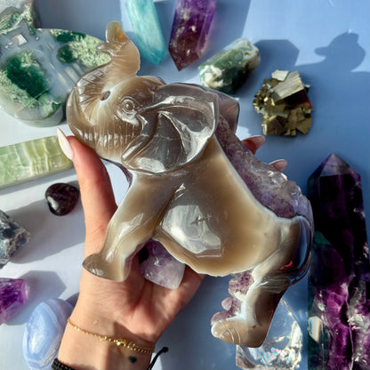 AGATE/AMETHYST ELEPHANT - 388