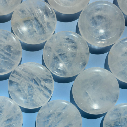 CLEAR QUARTZ WORRYSTONE - ROUND