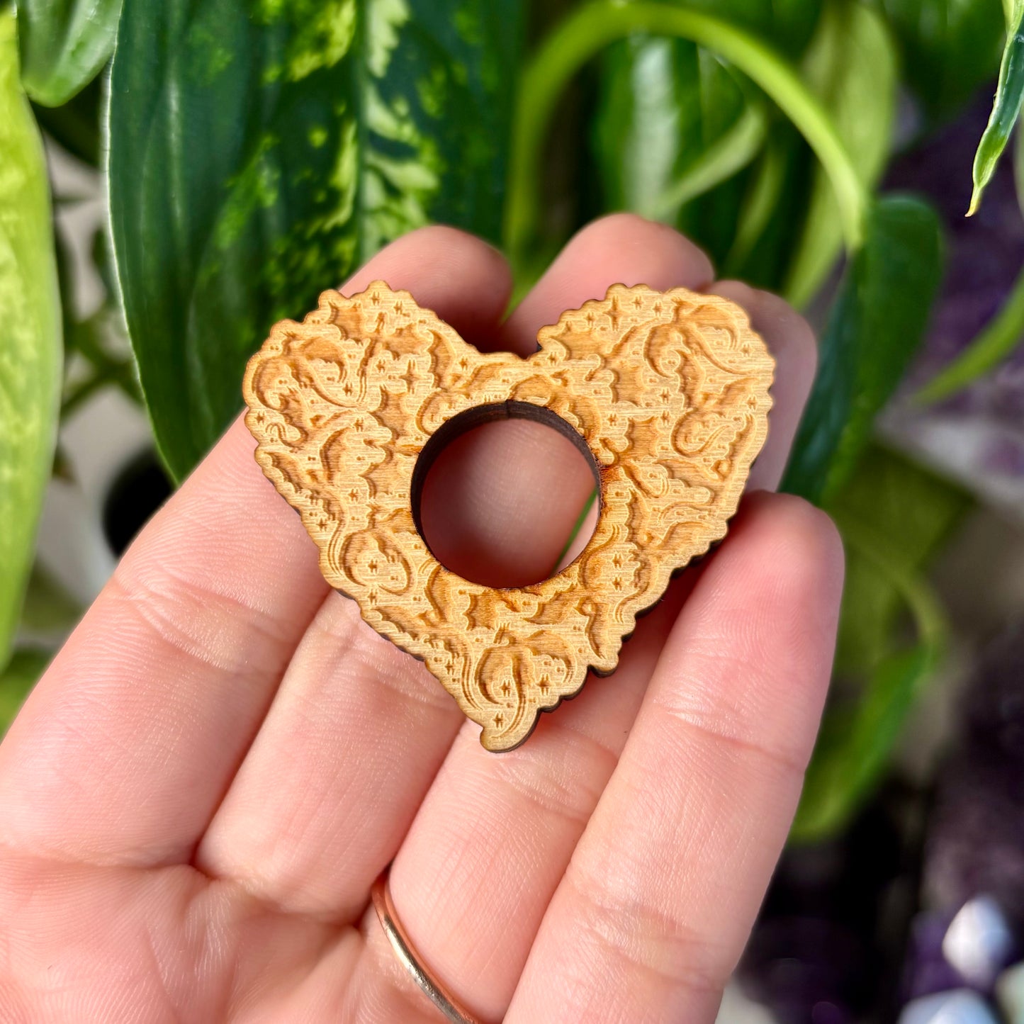 SPHERE STAND - DETAILED HEART #3