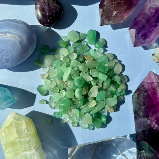 GREEN AVENTURINE CHIPS - (100 GRAMS)