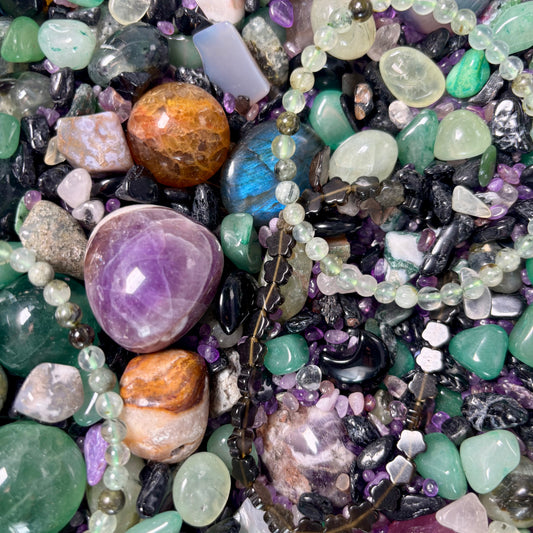 WITCHY CONFETTI