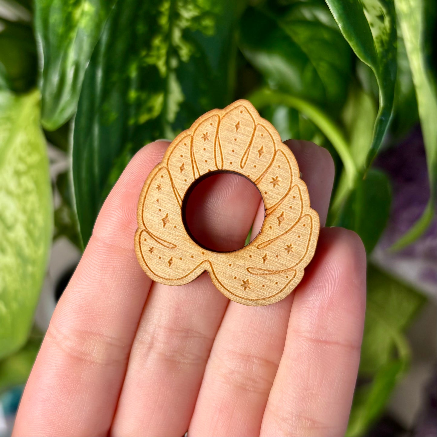 SPHERE STAND - DETAILED LEAF