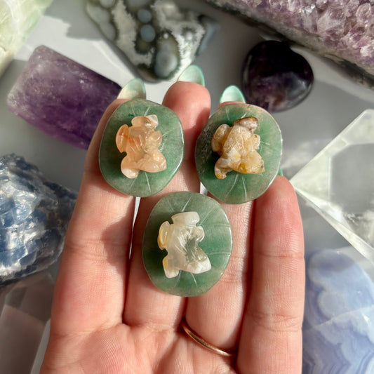 FLOWER AGATE FROG ON LILYPAD