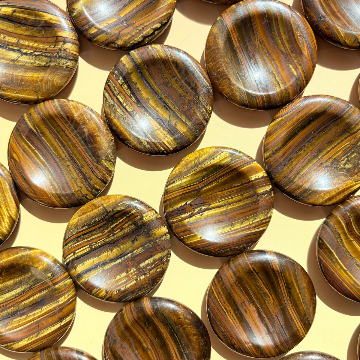 TIGERS EYE WORRYSTONE - ROUND