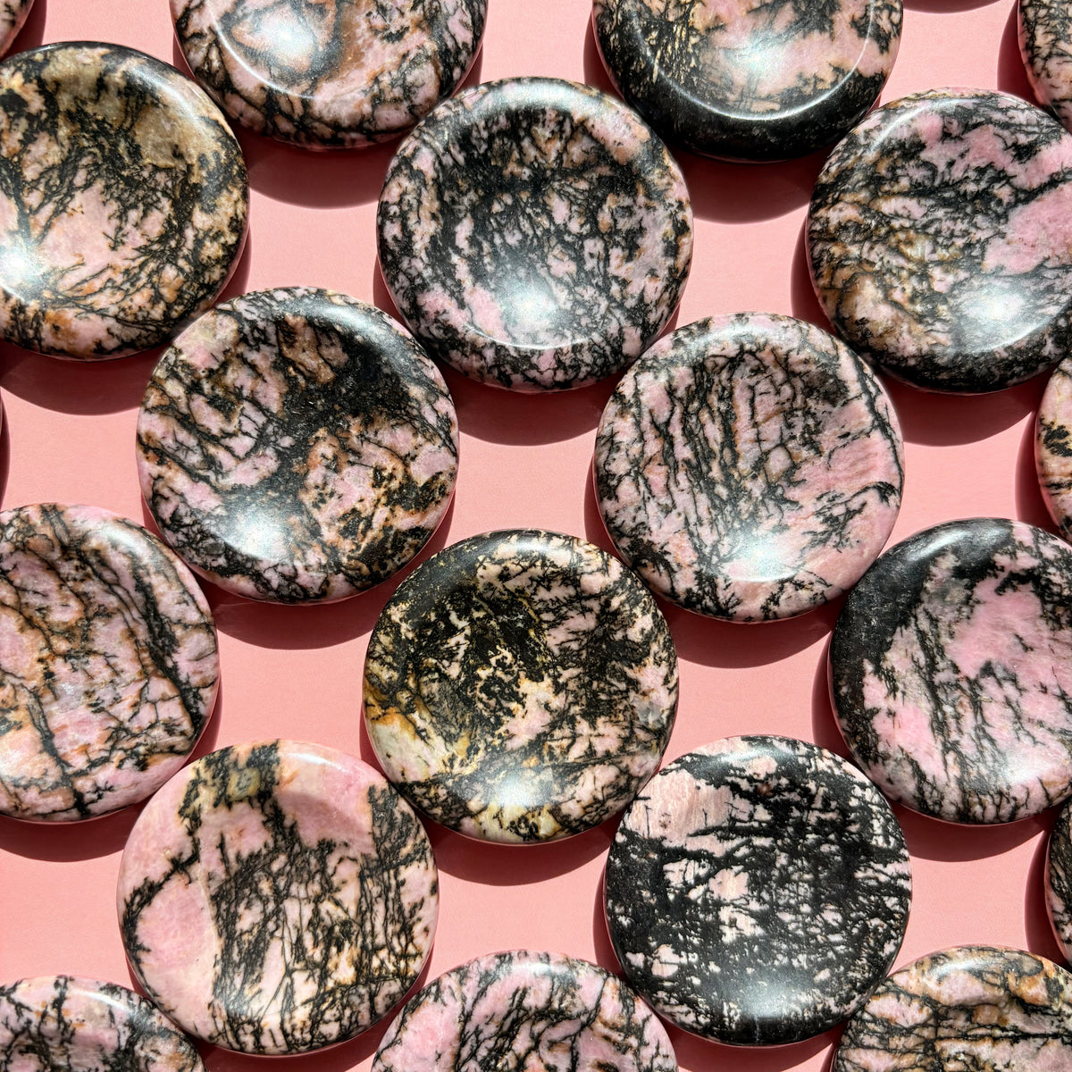 RHODONITE WORRYSTONE - ROUND