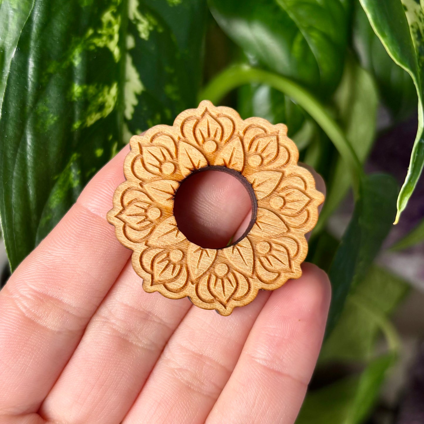 SPHERE STAND - DETAILED FLOWER #9