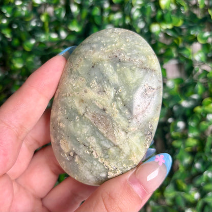 GREEN CHRYSOPASE PALMSTONES