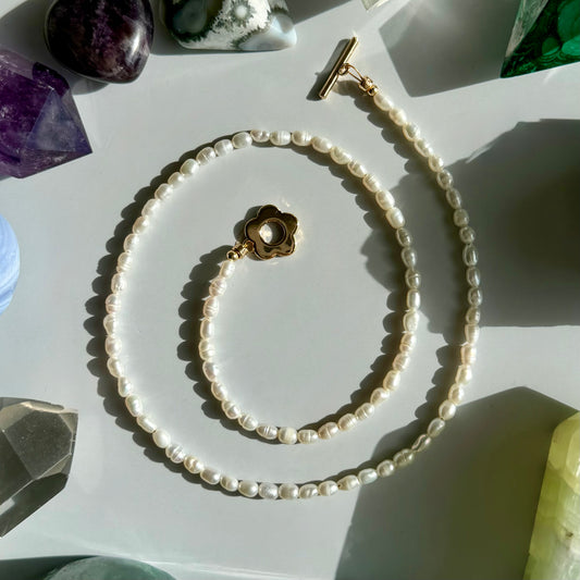 FRESHWATER PEARL NECKLACE