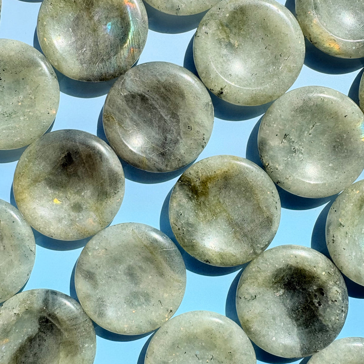 LABRADORITE WORRYSTONE - ROUND