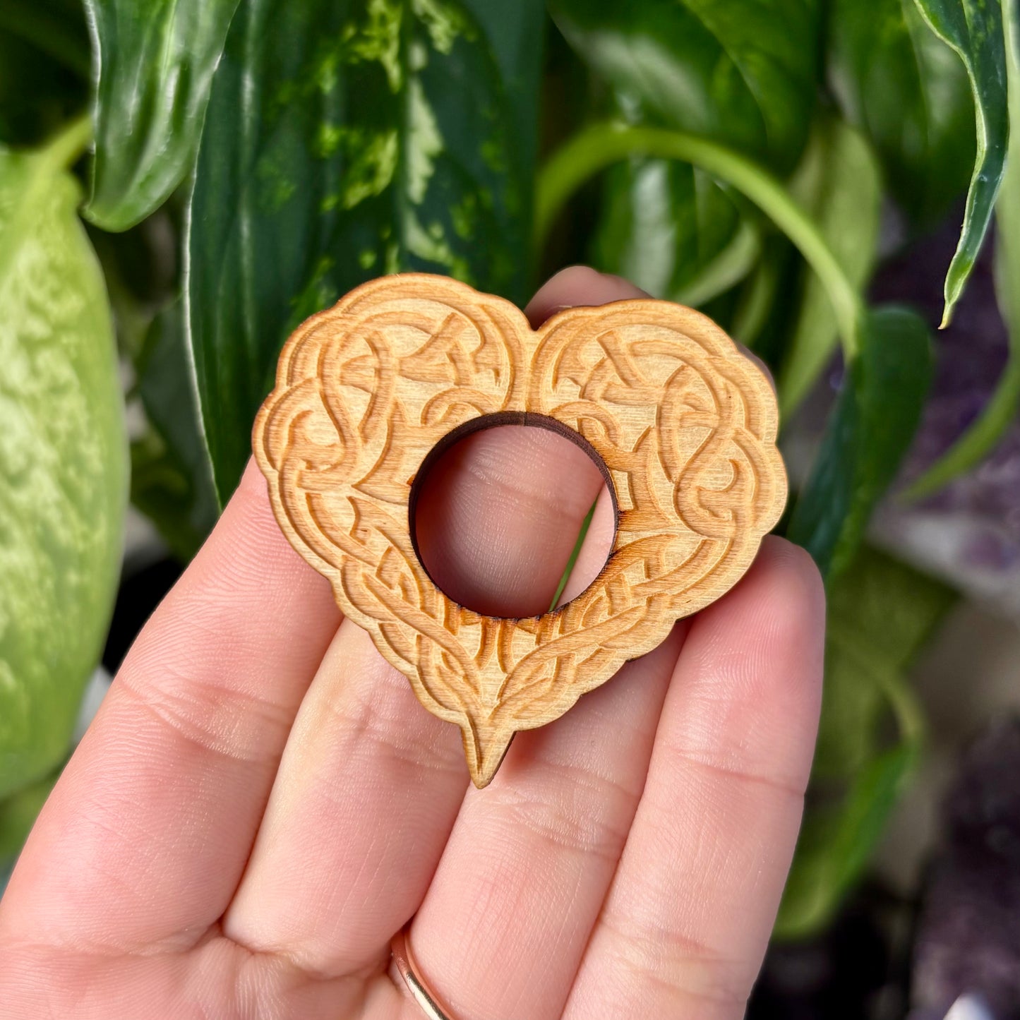 SPHERE STAND - DETAILED HEART #2
