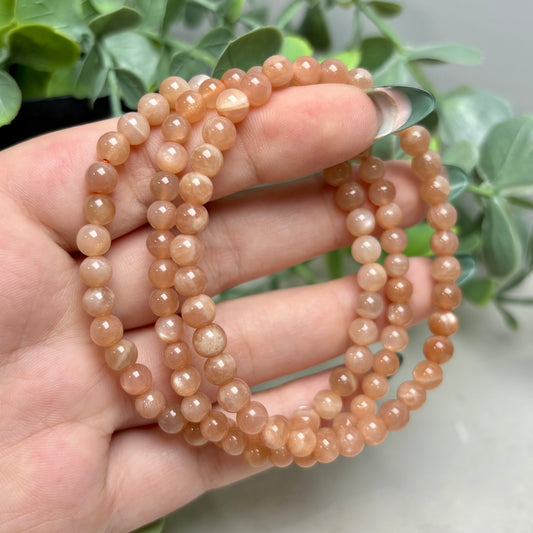 PEACH MOONSTONE BRACELET (6MM)