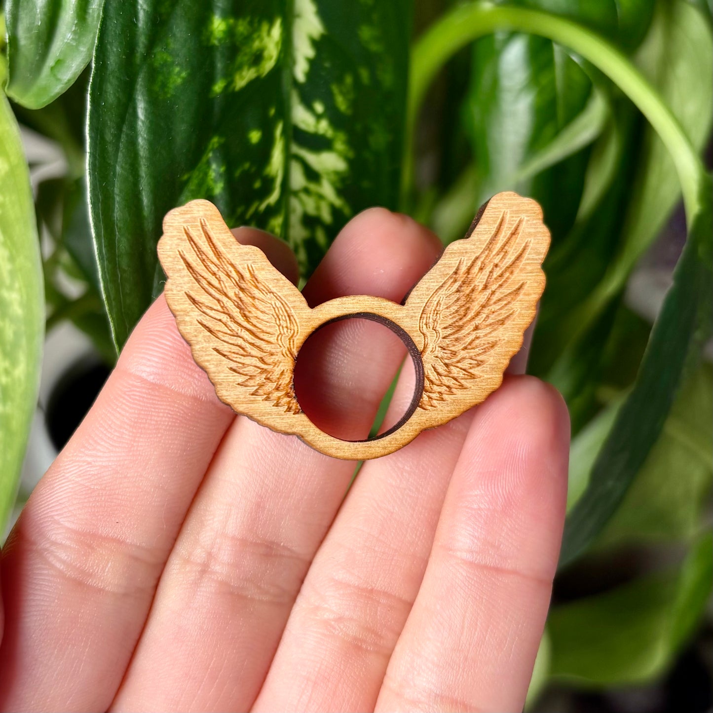 SPHERE STAND - ANGEL WINGS #3