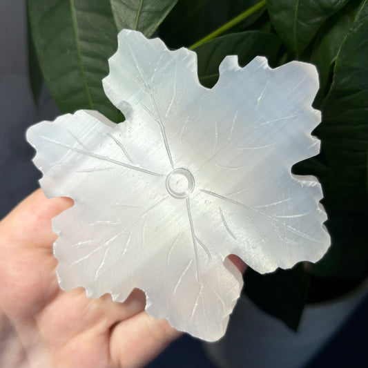 SELENITE SNOWFLAKE CHARGING PLATE